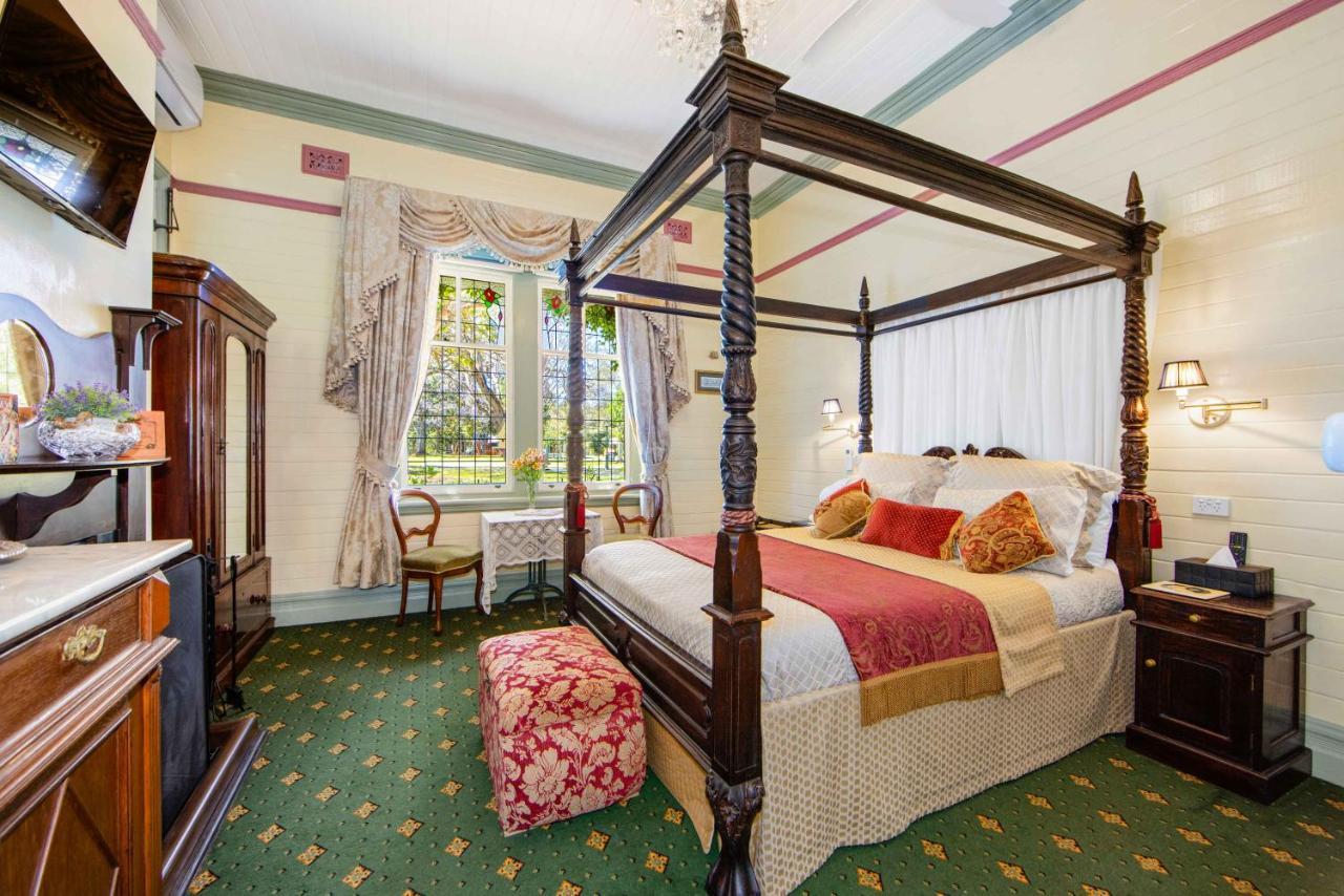 The Old Bank Gladstone Licensed Restaurant & Boutique Accommodation Hat Head エクステリア 写真