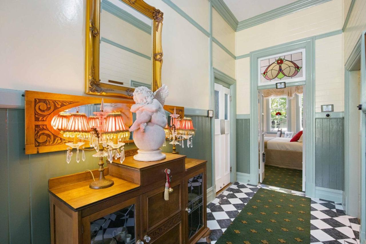 The Old Bank Gladstone Licensed Restaurant & Boutique Accommodation Hat Head エクステリア 写真
