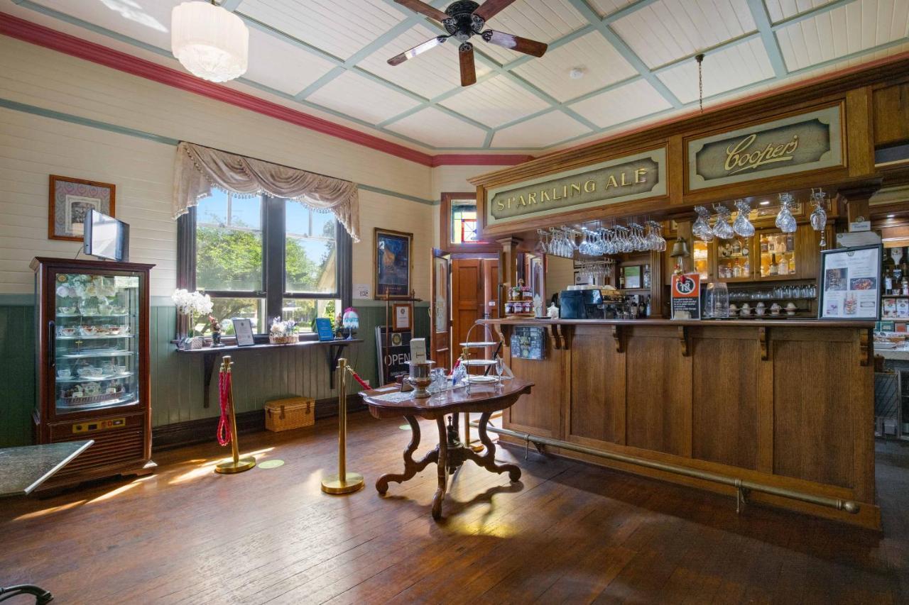 The Old Bank Gladstone Licensed Restaurant & Boutique Accommodation Hat Head エクステリア 写真