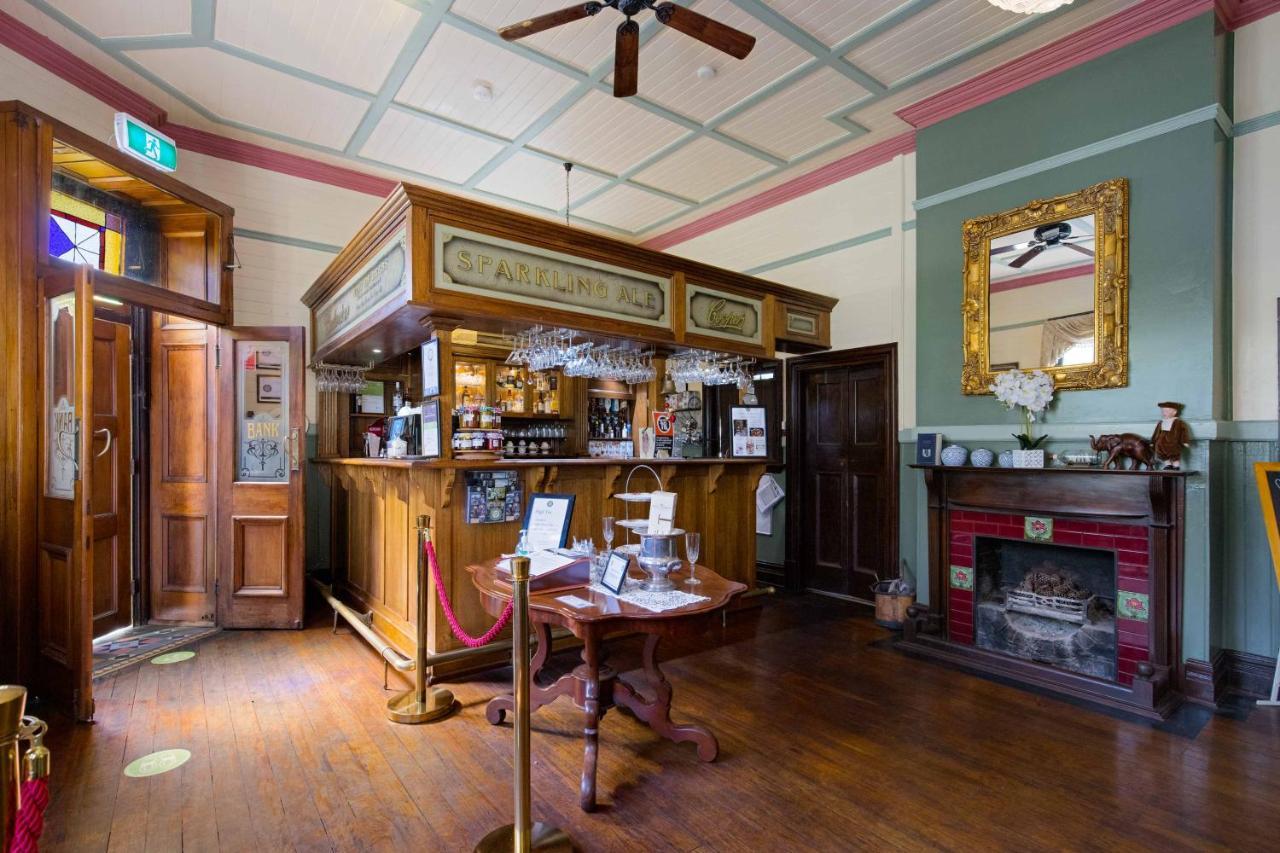 The Old Bank Gladstone Licensed Restaurant & Boutique Accommodation Hat Head エクステリア 写真