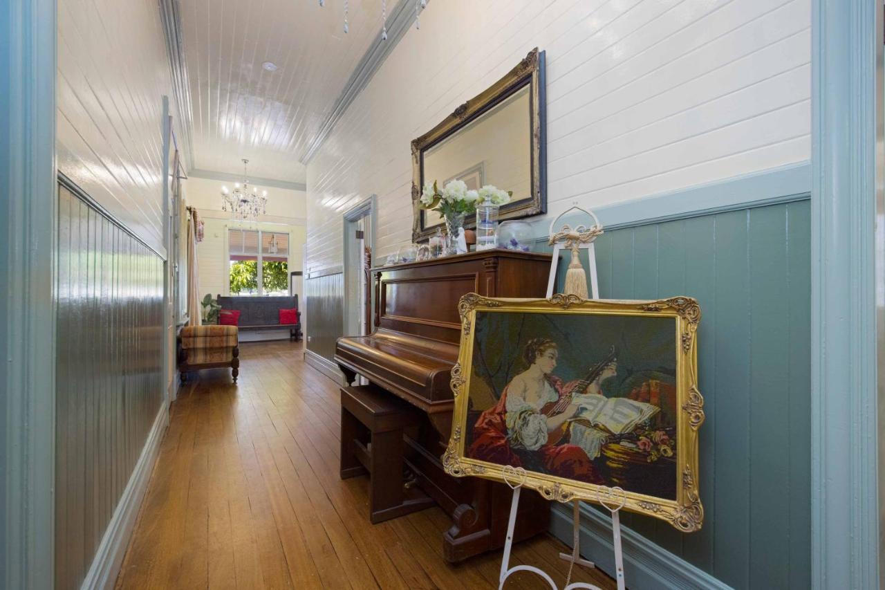 The Old Bank Gladstone Licensed Restaurant & Boutique Accommodation Hat Head エクステリア 写真